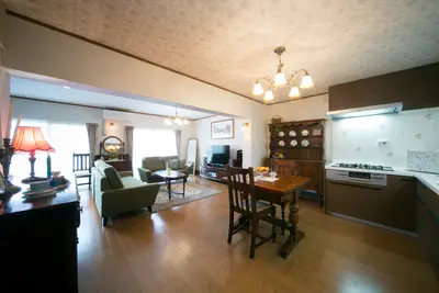 英国風リノベーション～暮らしに溶け込むアンティーク～